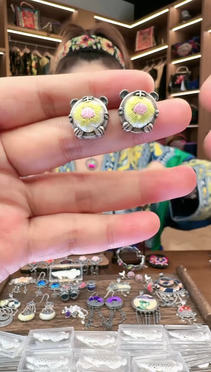 【闪购商品】织绣136黔东南苗族刺绣