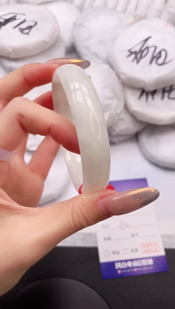 【闪购商品】和田玉手镯未镶嵌16K298-62