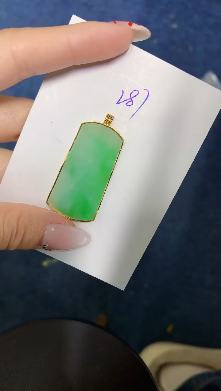 【闪购商品】翡翠颈饰18K金镶嵌0000000000