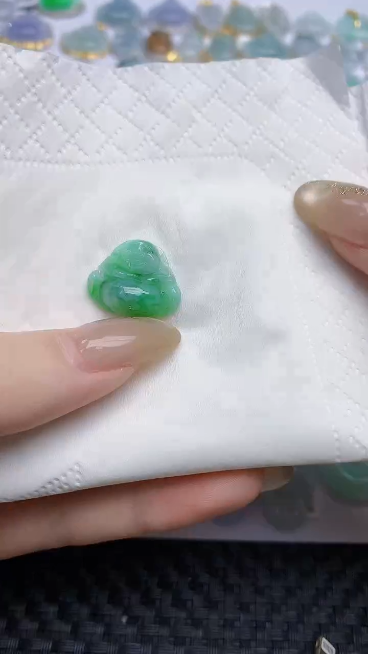 【闪购商品】翡翠颈饰未镶嵌天然A货翡翠 