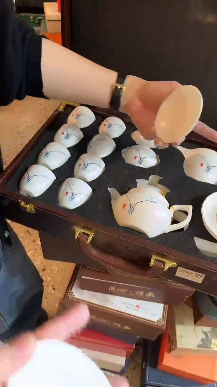 其他        茶具D