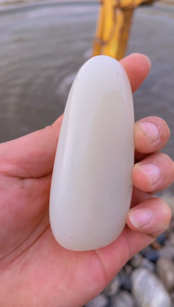 未镶嵌和田玉（糖玉）珠宝奇石1