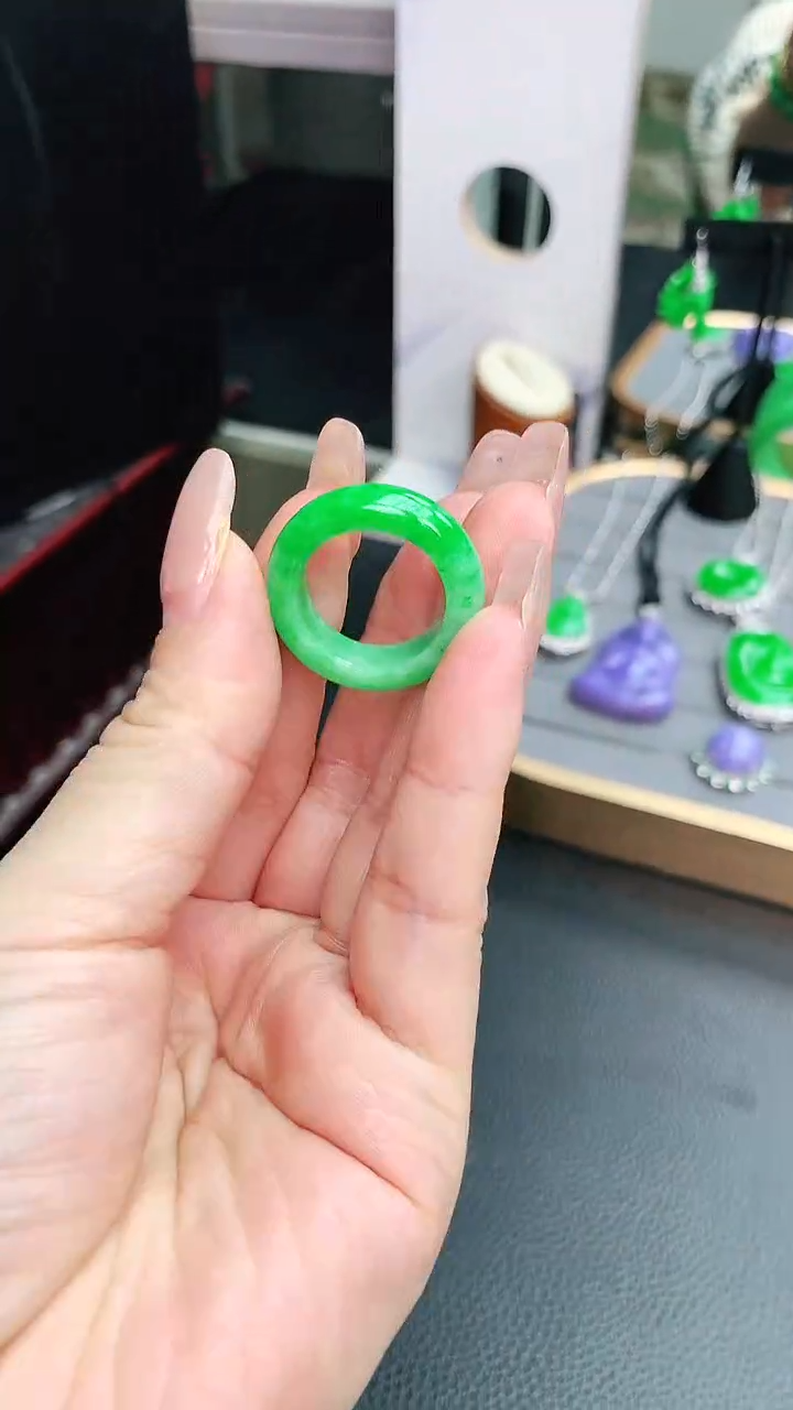 未镶嵌戒指翡翠H**z赠礼盒证书