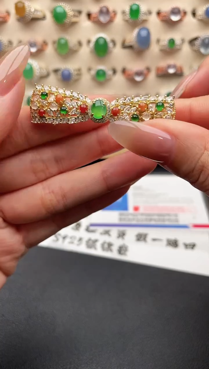 未镶嵌戒指翡翠一物一证一礼盒