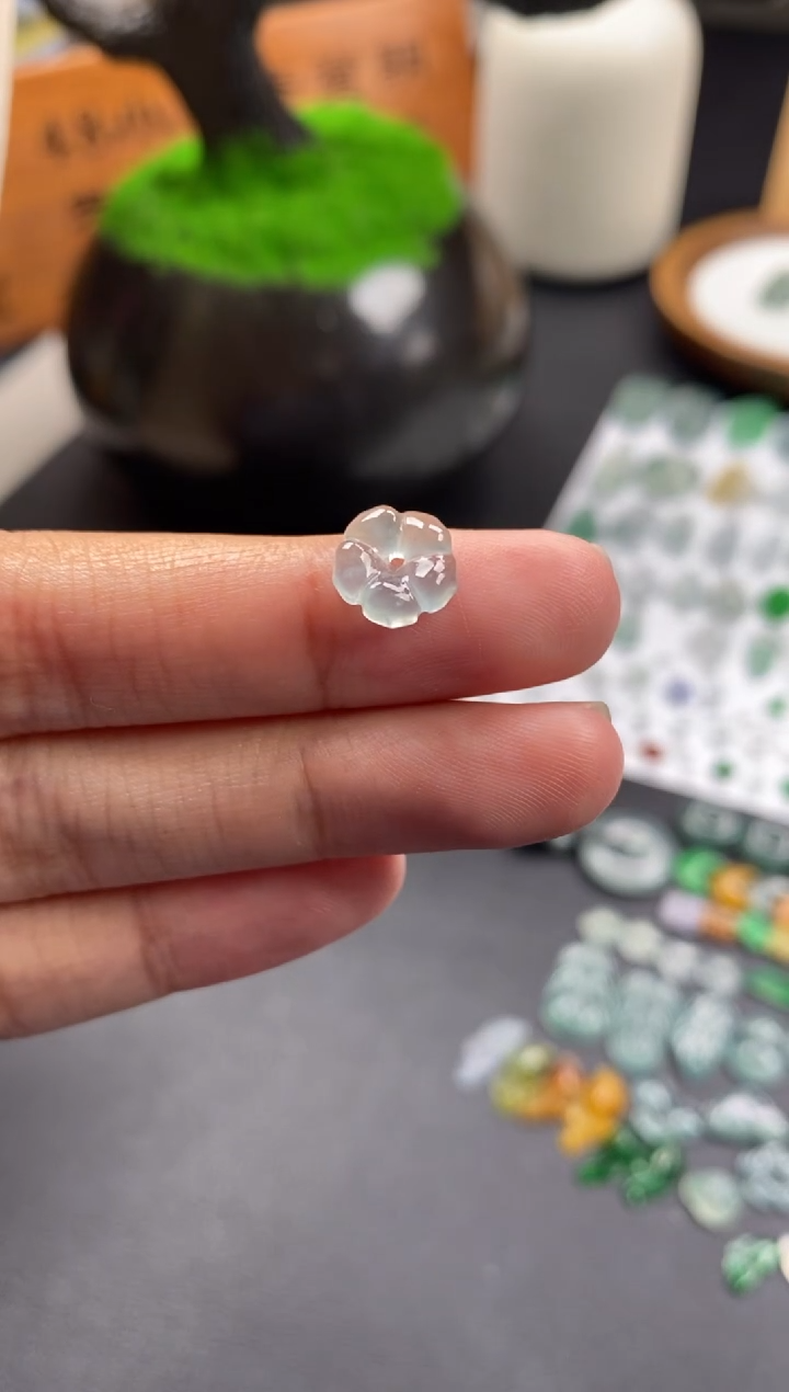 颈饰未镶嵌翡翠翡翠冰种花花