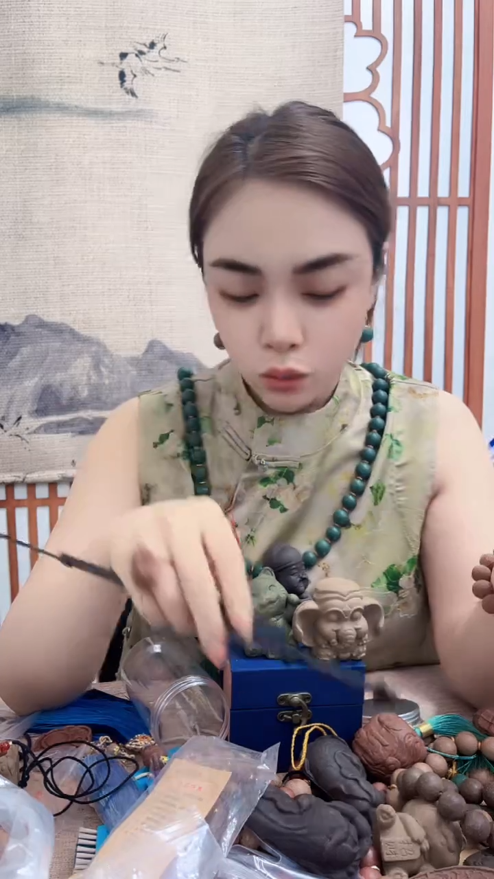 泥塑雪中春信耳饰一对