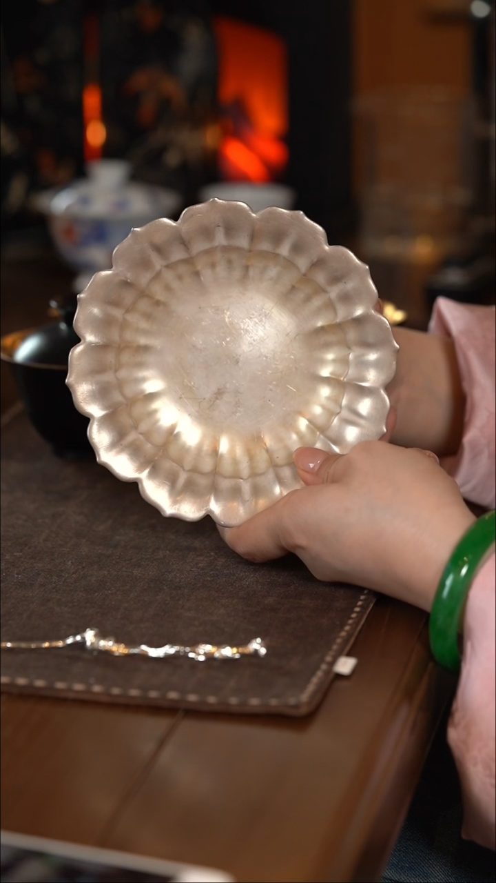 【闪购商品】半斋白银莲瓣壶承