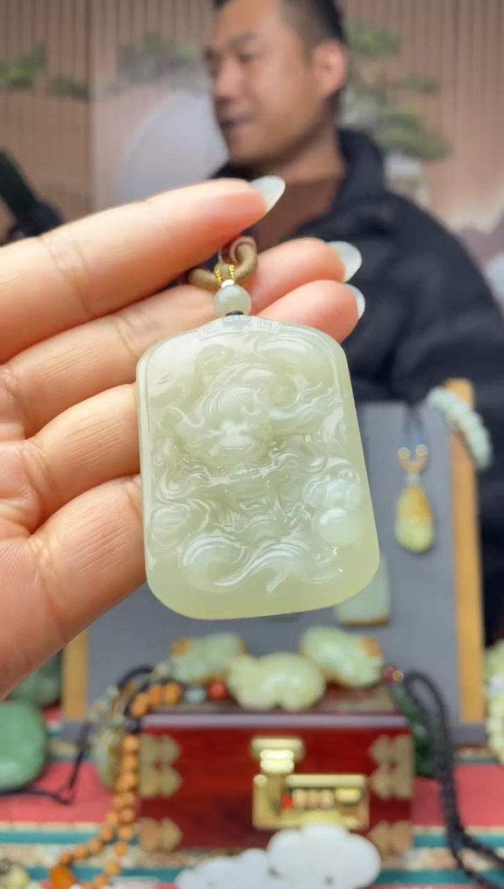 颈饰未镶嵌和田玉拍一发一