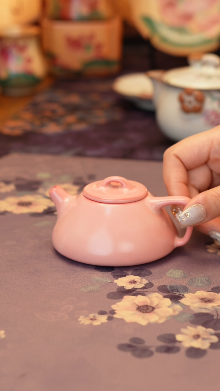 【闪购商品】樱花粉猪油冻石瓢壶····