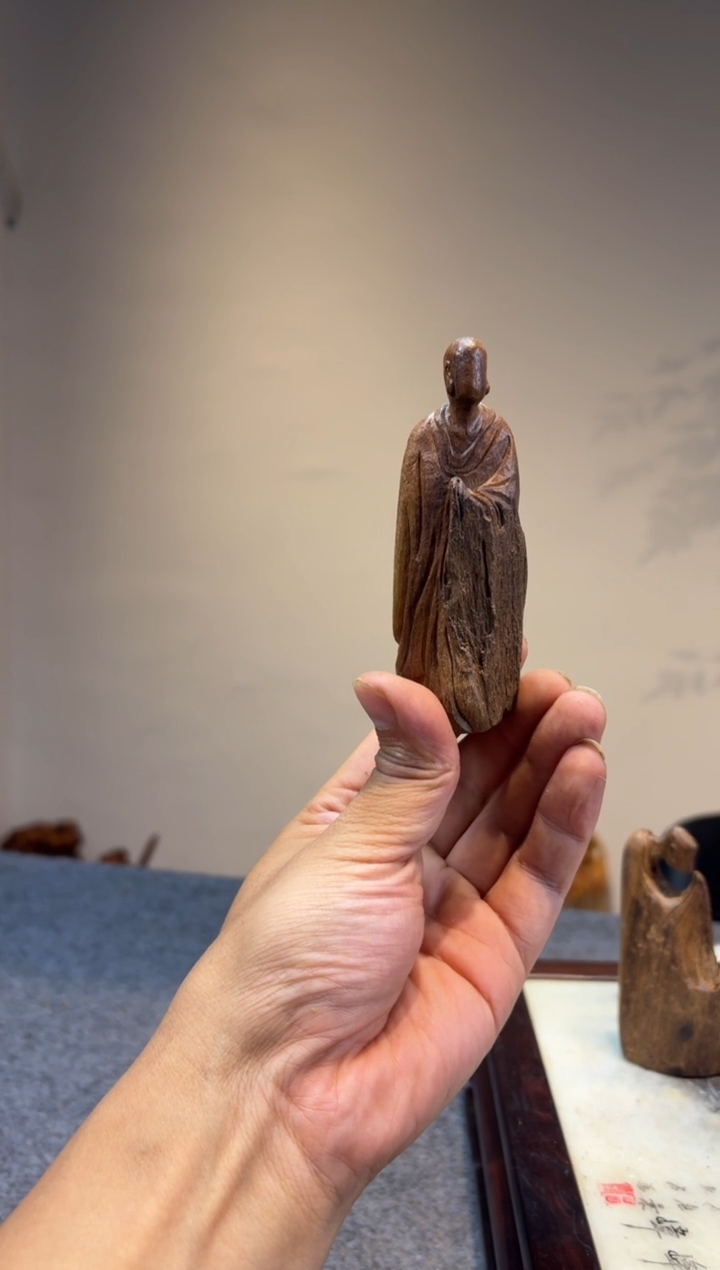 贡木明***5贡木贡木贡木