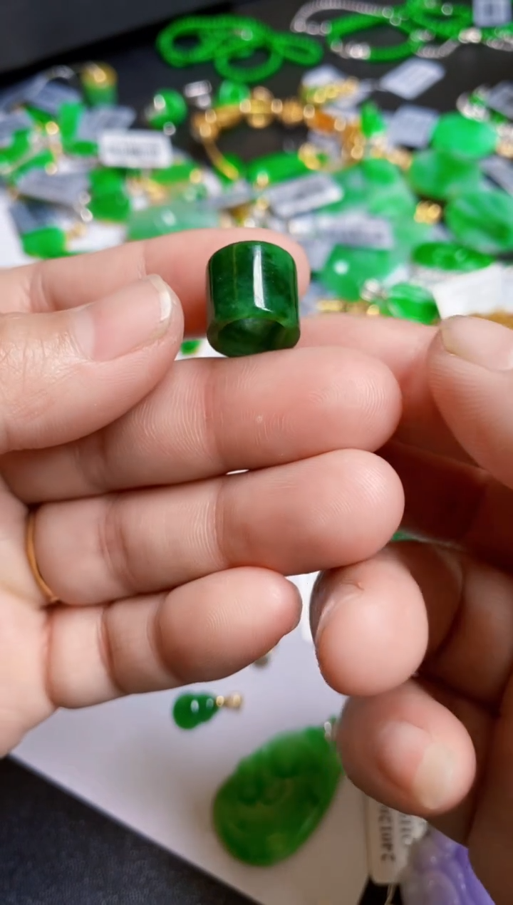 【闪购商品】翡翠颈饰未镶嵌吊坠