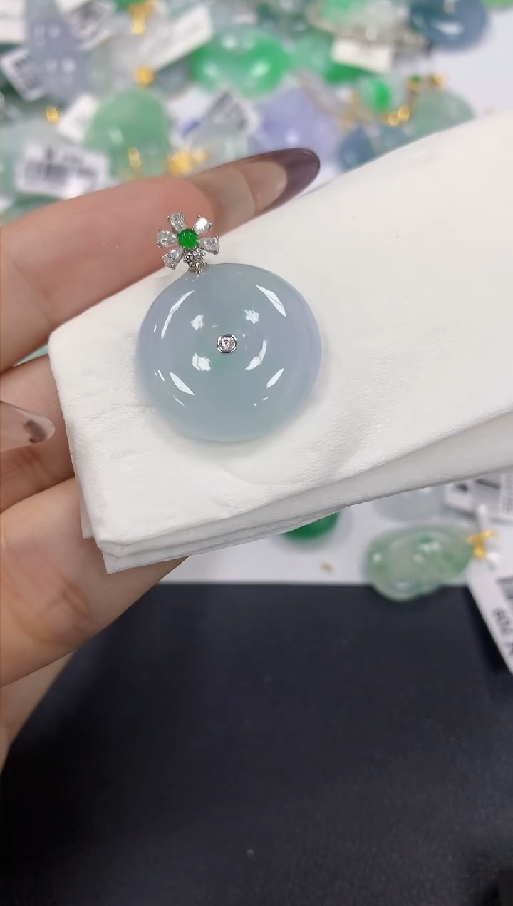 颈饰18K金镶嵌翡翠a货假一赔三支持复检百元上9元证书费自理