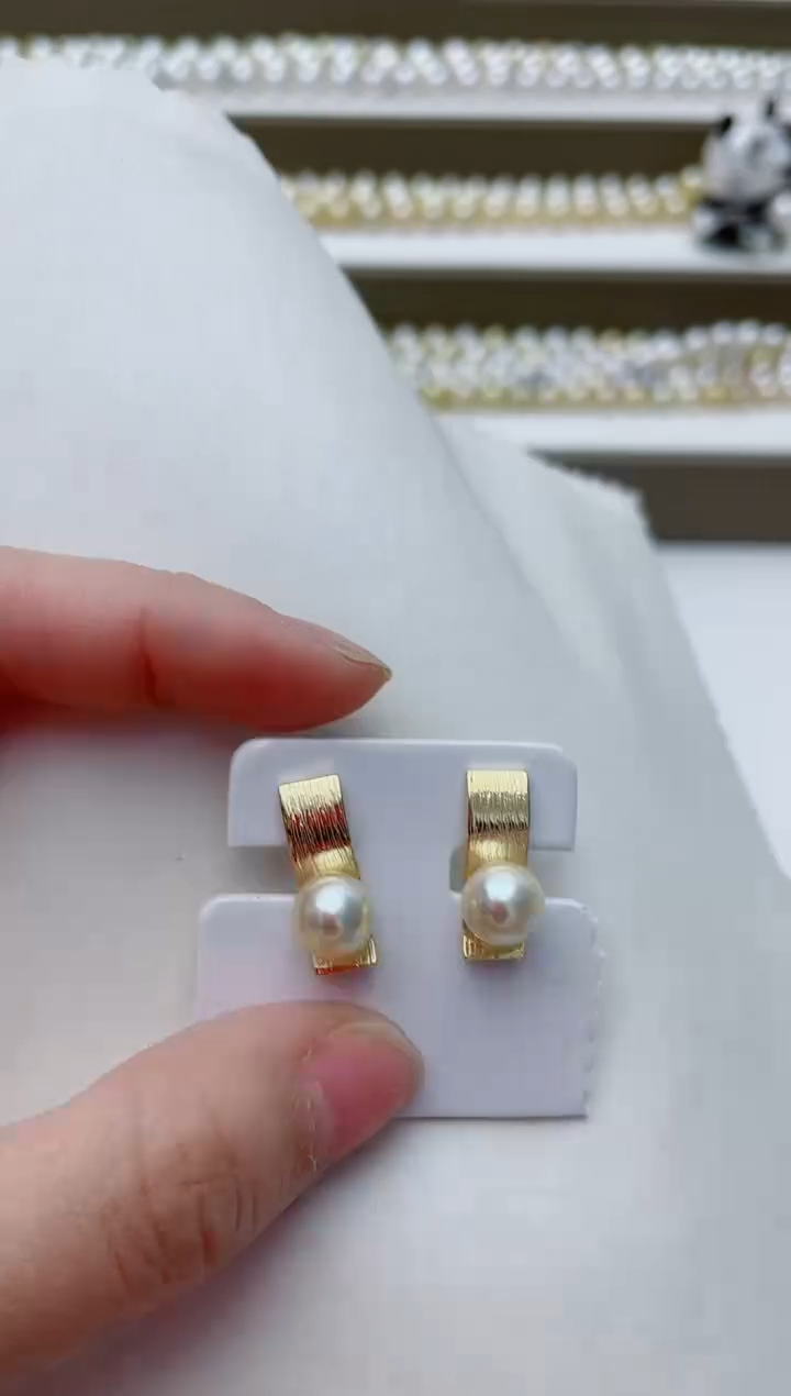 【闪购商品】海水珍珠耳饰银S925镶嵌A74