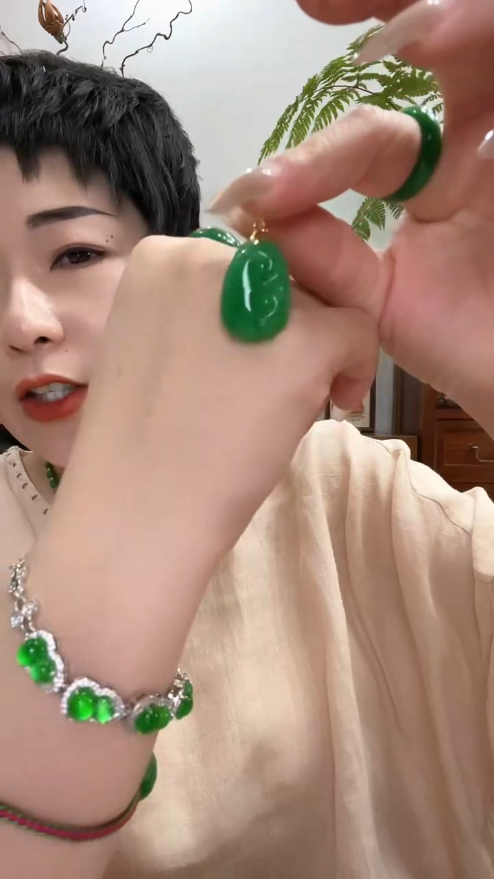 翡翠未镶嵌颈饰163