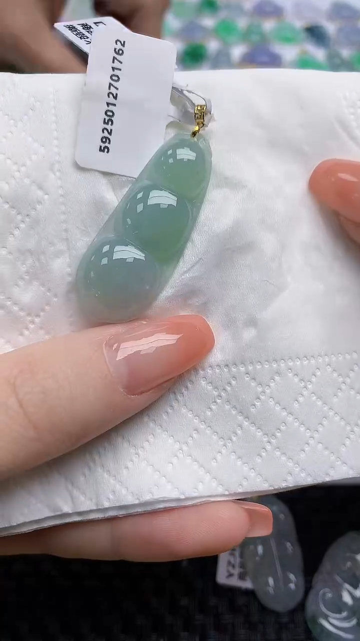【闪购商品】翡翠颈饰18K金镶嵌天然翡翠A货
