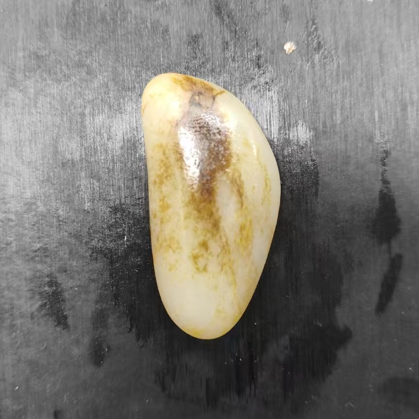 巴依哥精美和田玉27.8克