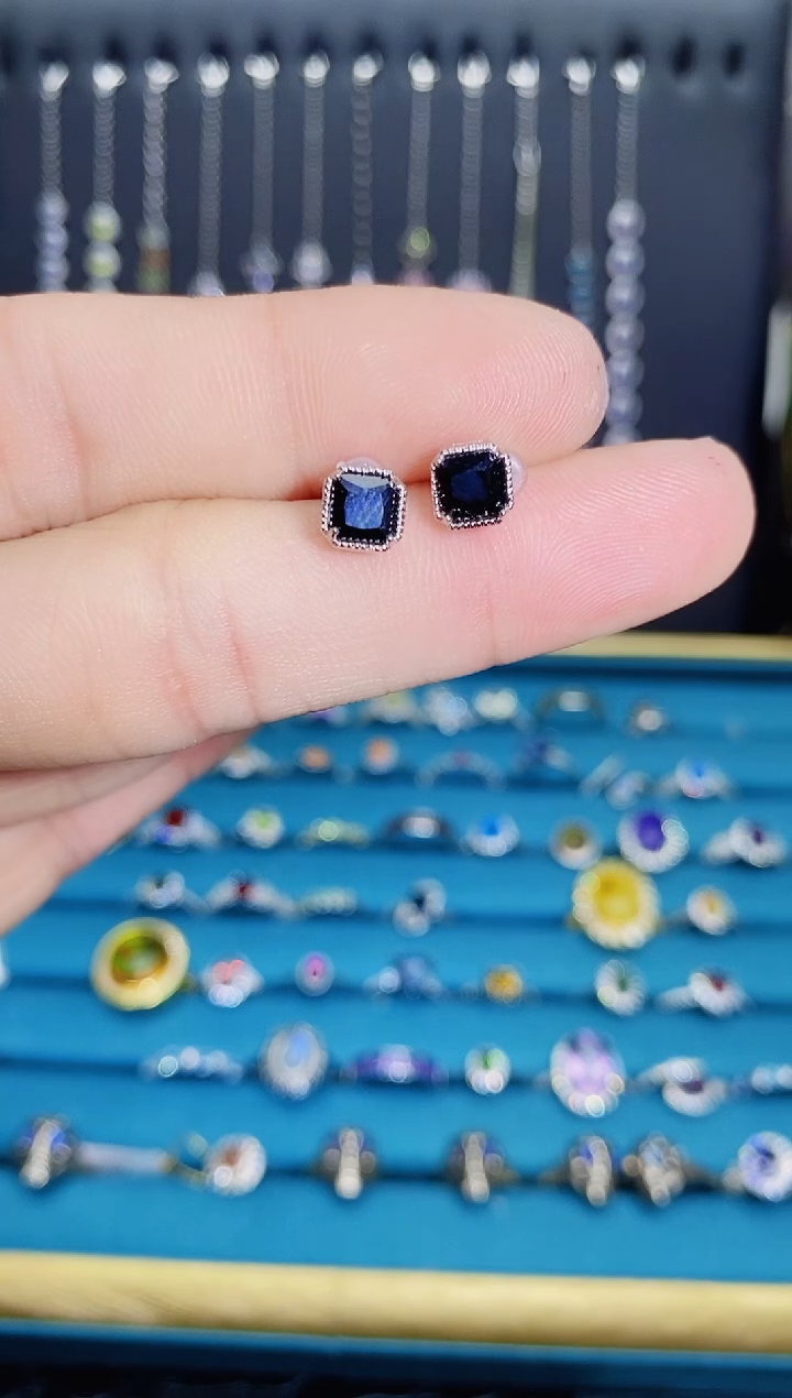 【闪购商品】尖晶石耳钉银S925镶嵌1121