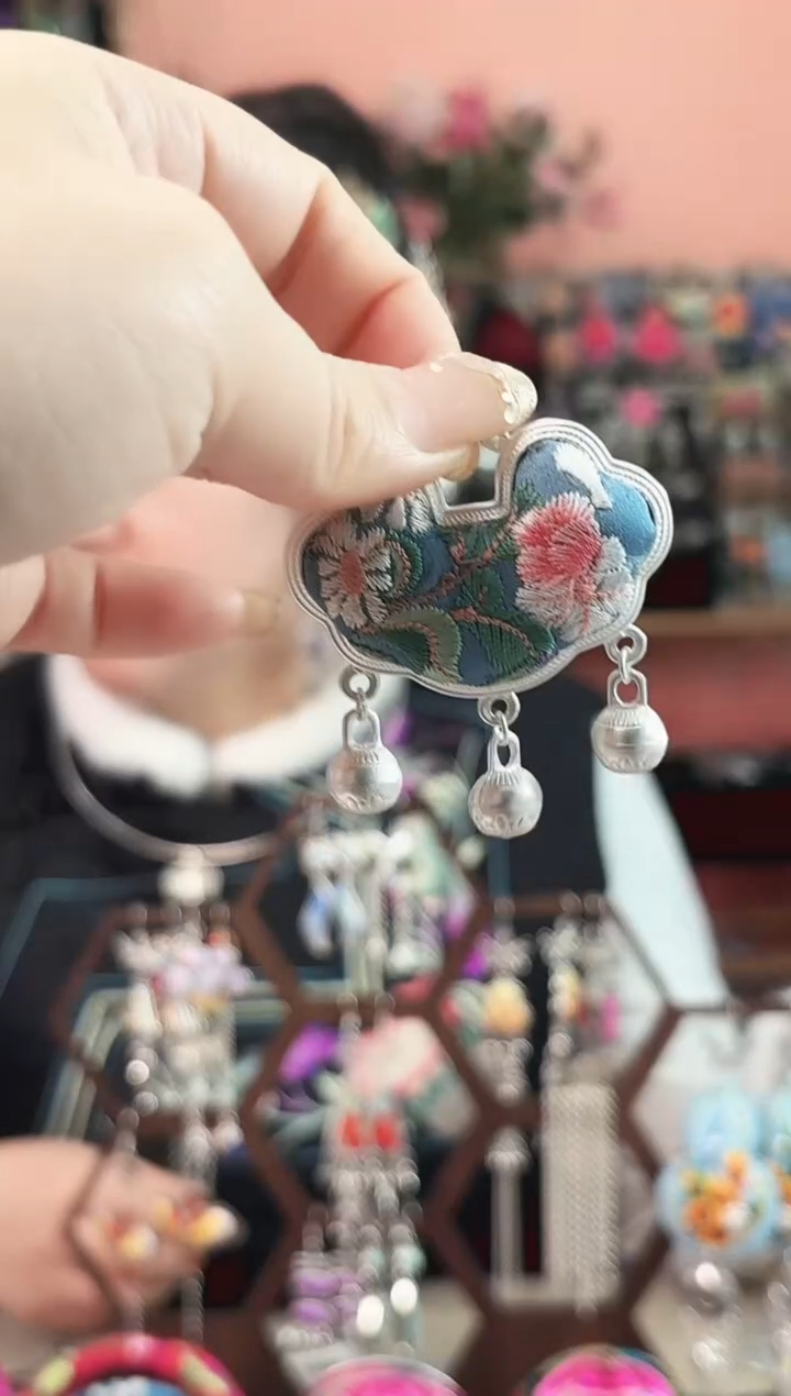 织绣彩南云阁124