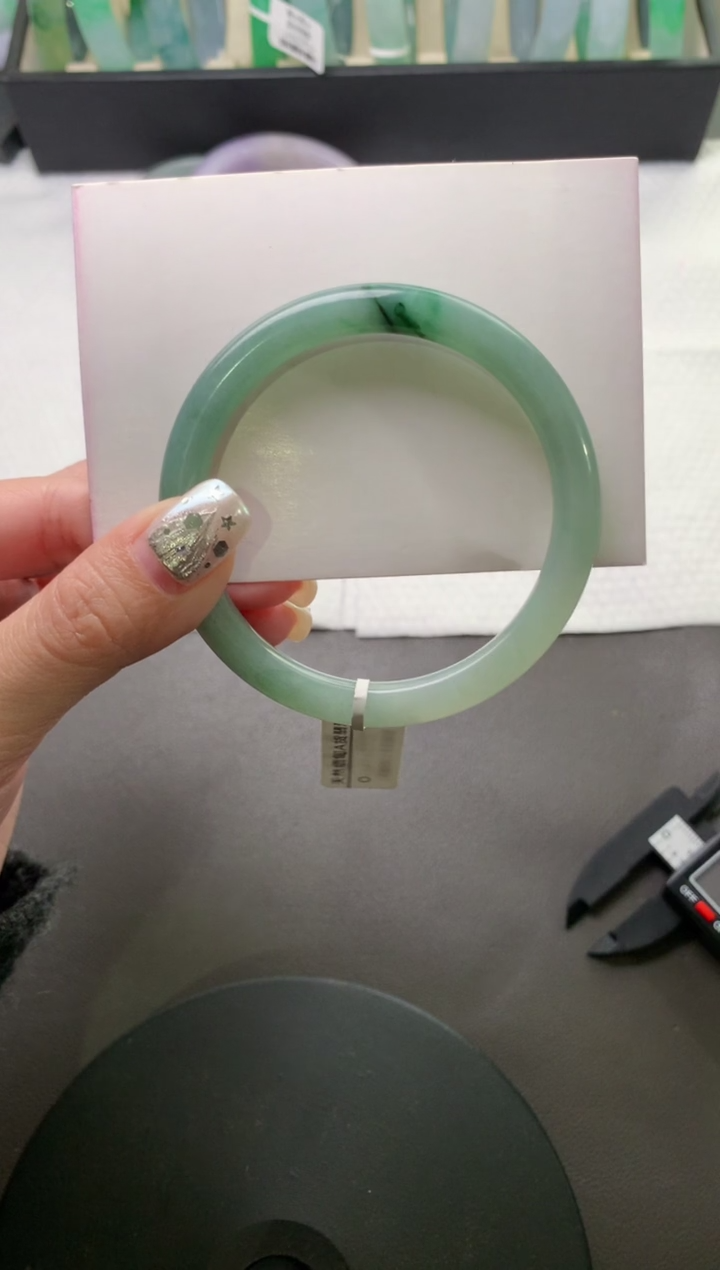 未镶嵌手镯（圆镯）翡翠54.7*7.3*7.4