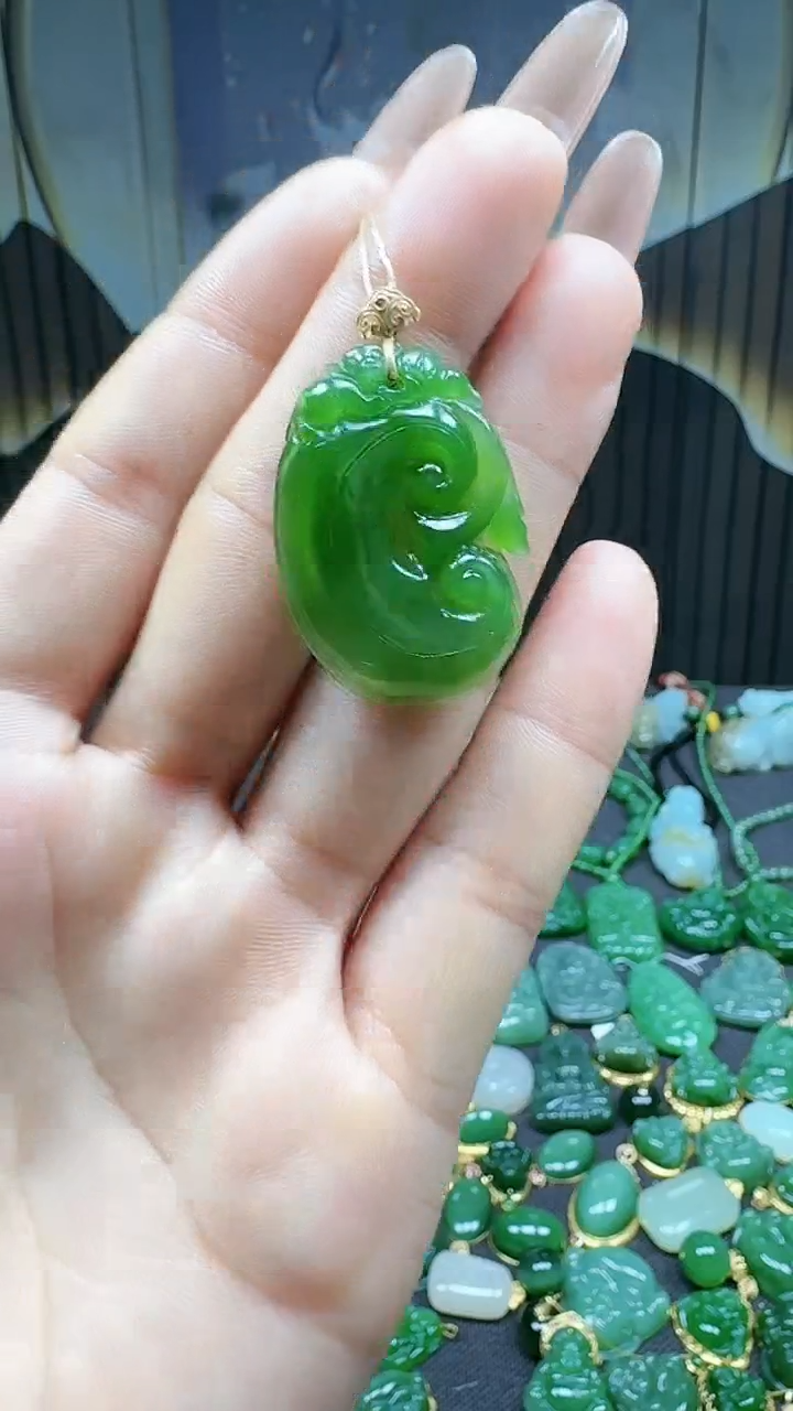 【闪购商品】和田玉挂件18K金镶嵌1