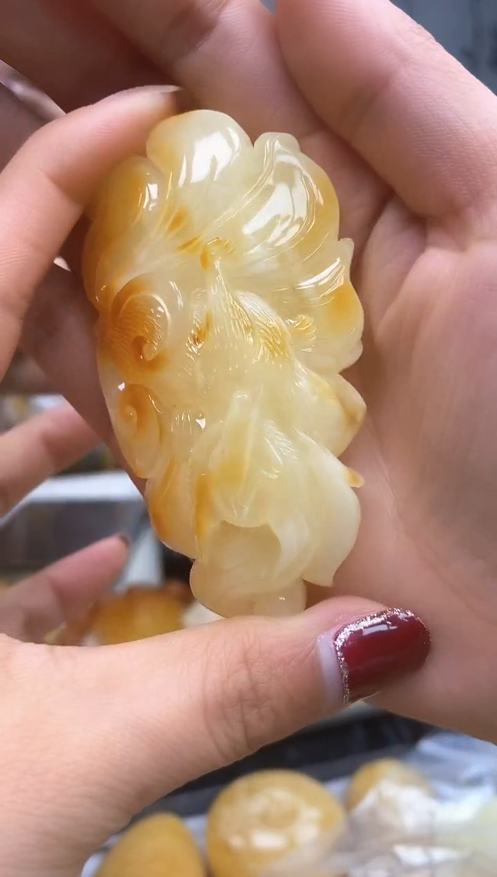 【闪购商品】琥珀裸石未镶嵌挂坠