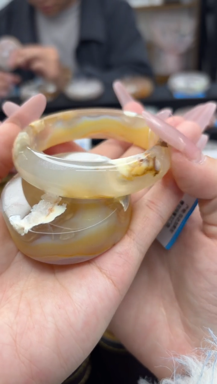 【闪购商品】石英质玉手镯未镶嵌A163(54圈赠送镯心)