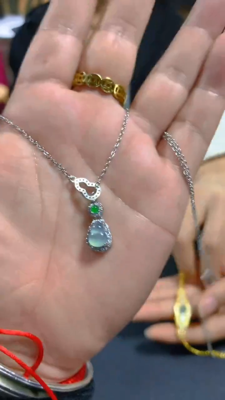 【闪购商品】翡翠吊坠(赠链)未镶嵌0263384040/多样性发一