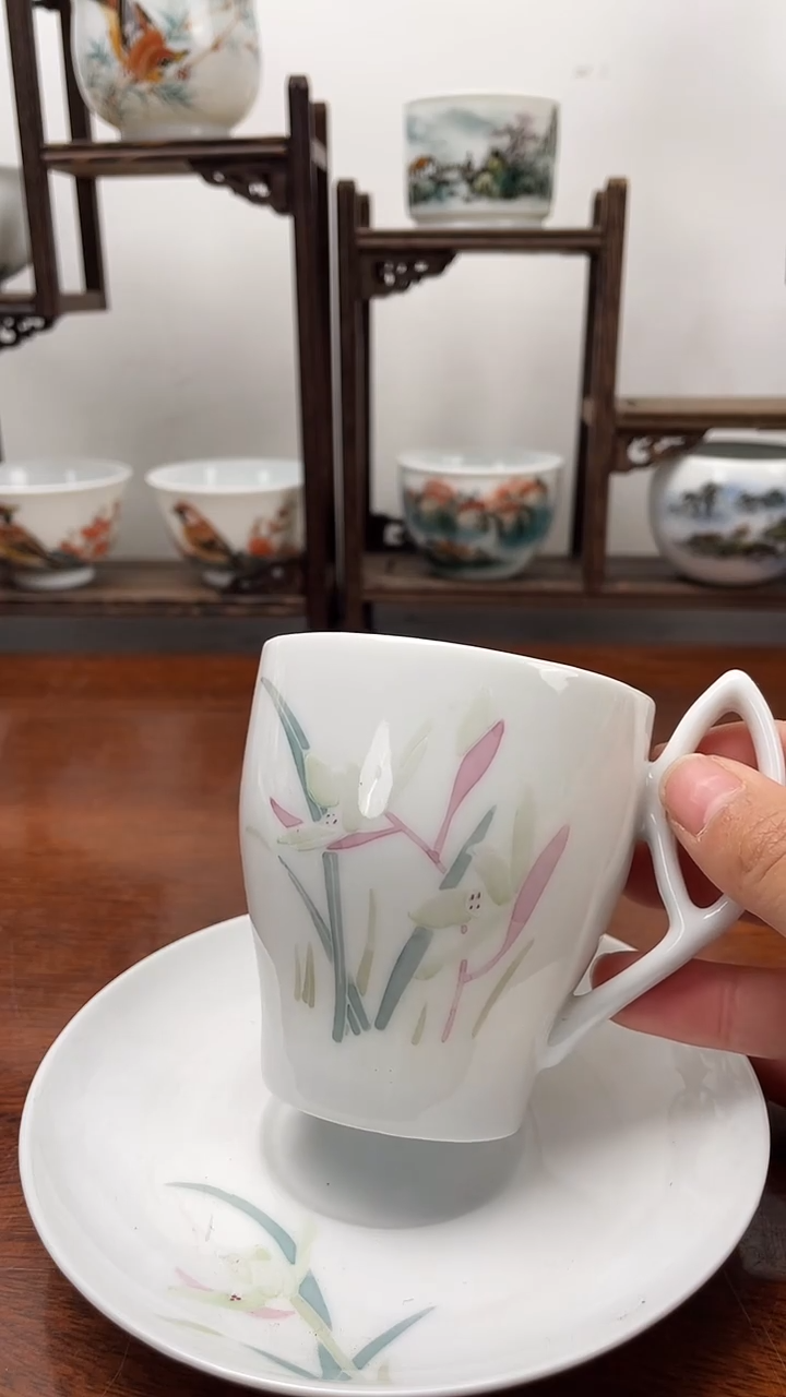 【闪购商品】1釉下彩高温手绘 杯碟套