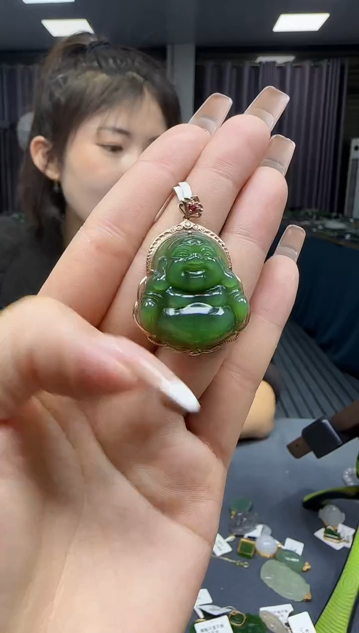 【闪购商品】和田玉挂件18K金镶嵌1