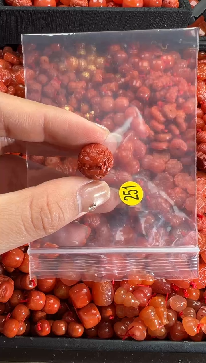 【闪购商品】南红玛瑙颈饰未镶嵌1