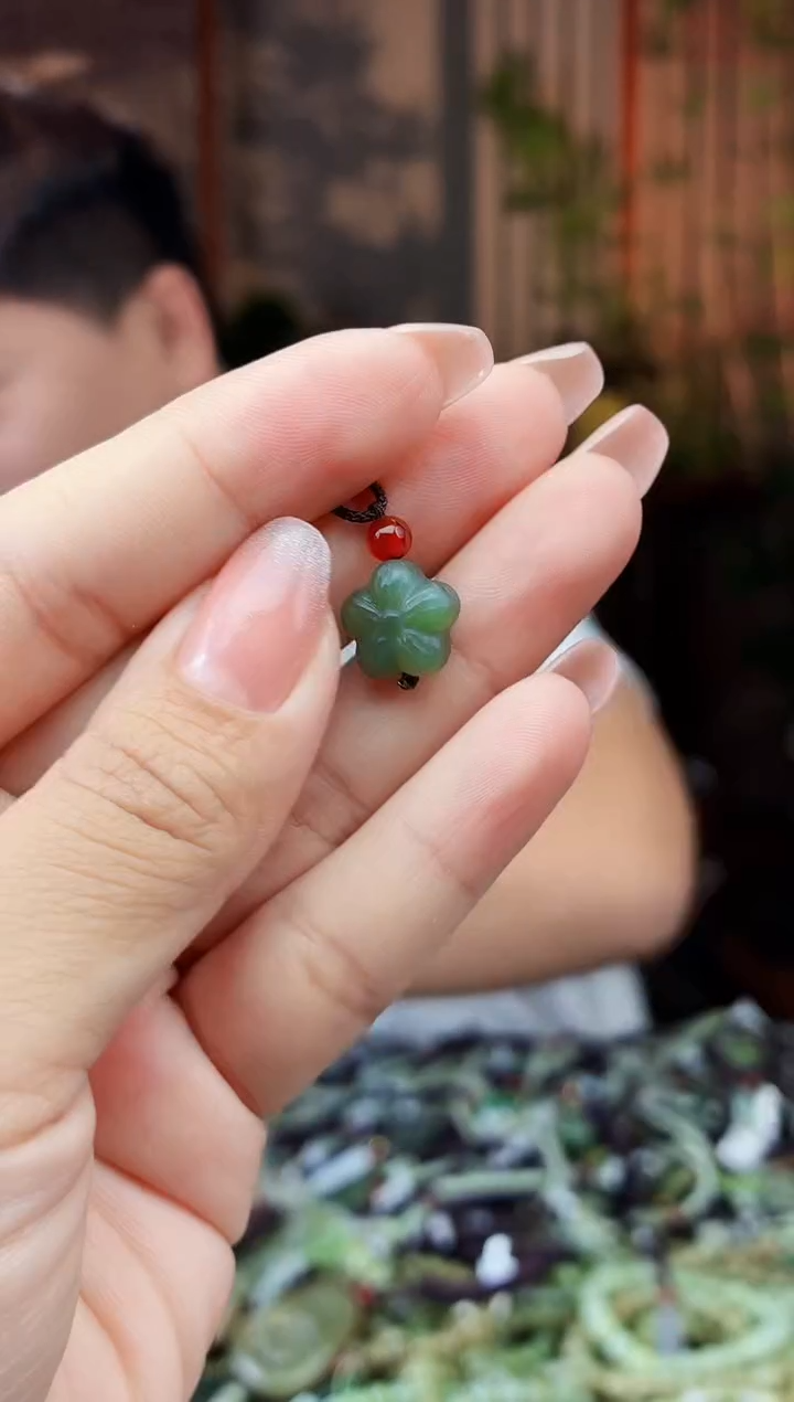 和田玉未镶嵌颈饰拍一发一