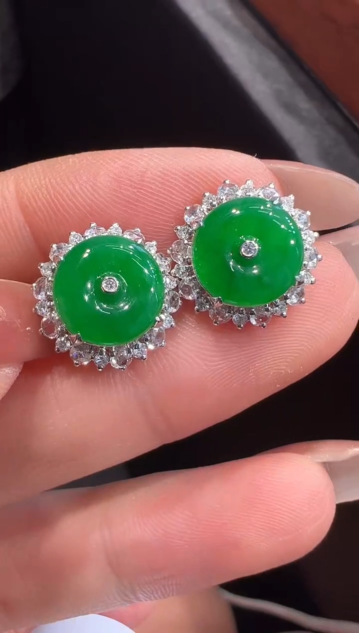 18K金镶嵌翡翠耳饰耳饰