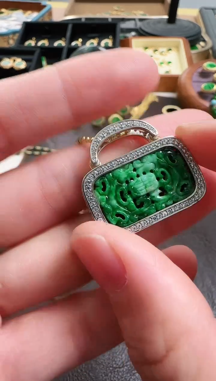 【闪购商品】翡翠颈饰银S925镶嵌吊坠