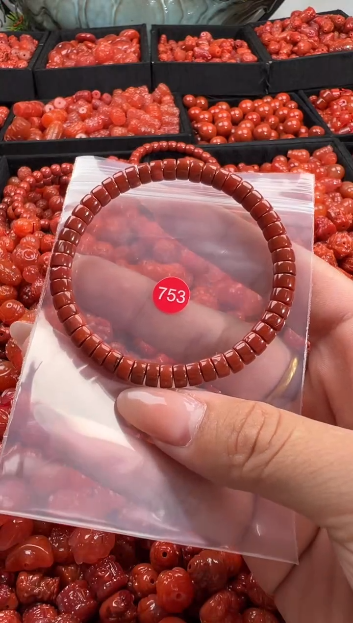 颈饰未镶嵌南红玛瑙1