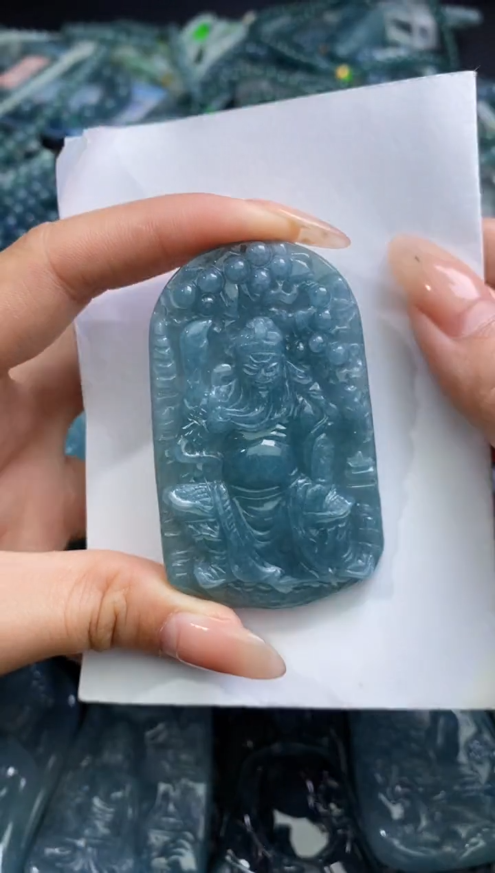 【闪购商品】翡翠颈饰未镶嵌           