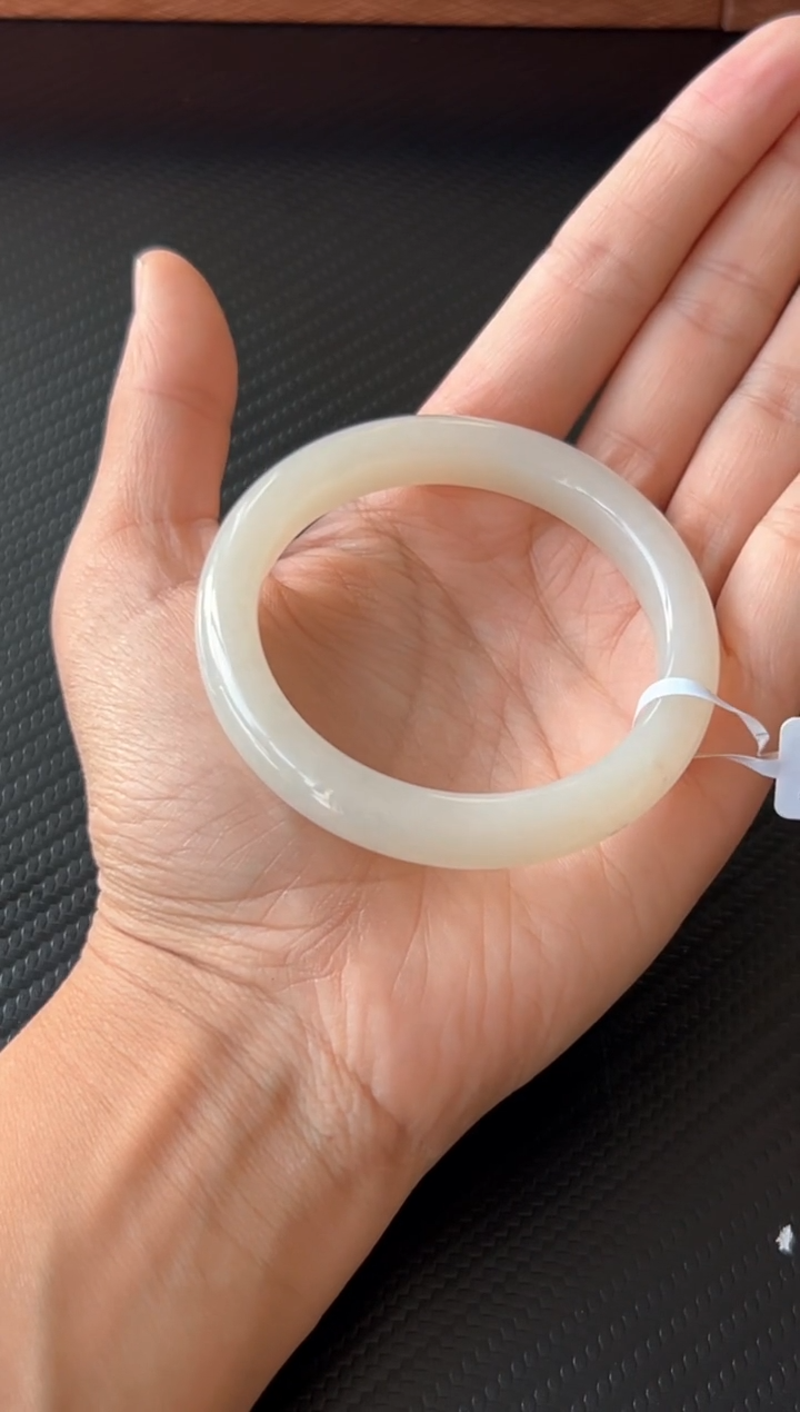 未镶嵌手镯和田玉黑山微色差55+smM