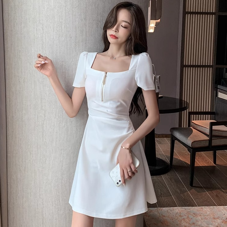 短袖连衣裙法式修身挂脖短裙修身白色高法式性感