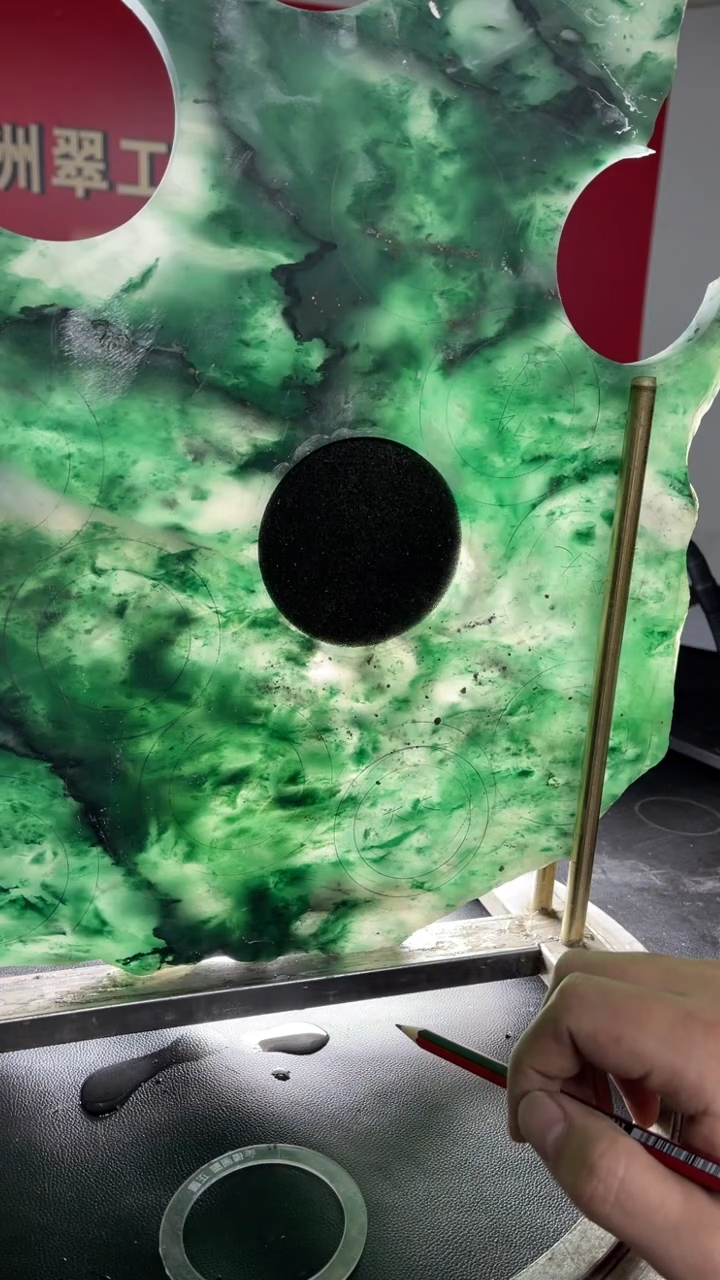 【闪购商品】石英质玉手镯未镶嵌非洲翠手镯多样性发一件