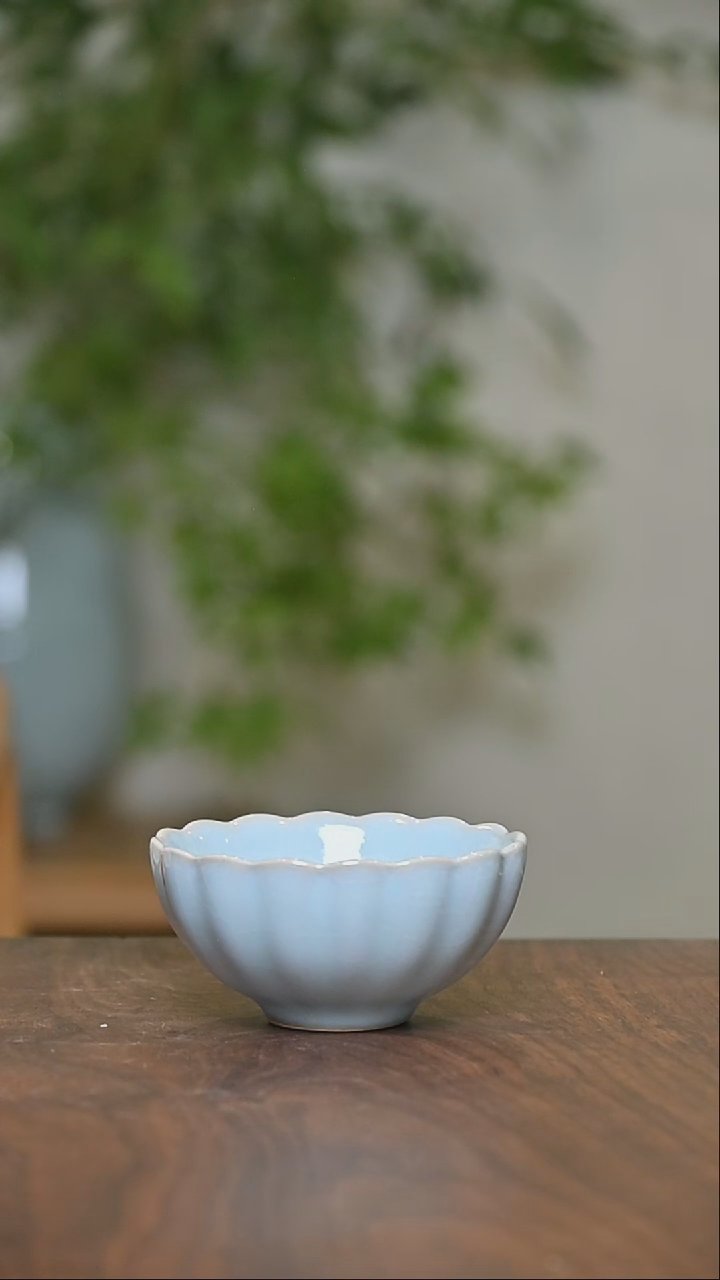 杯菊瓣杯 天青釉 