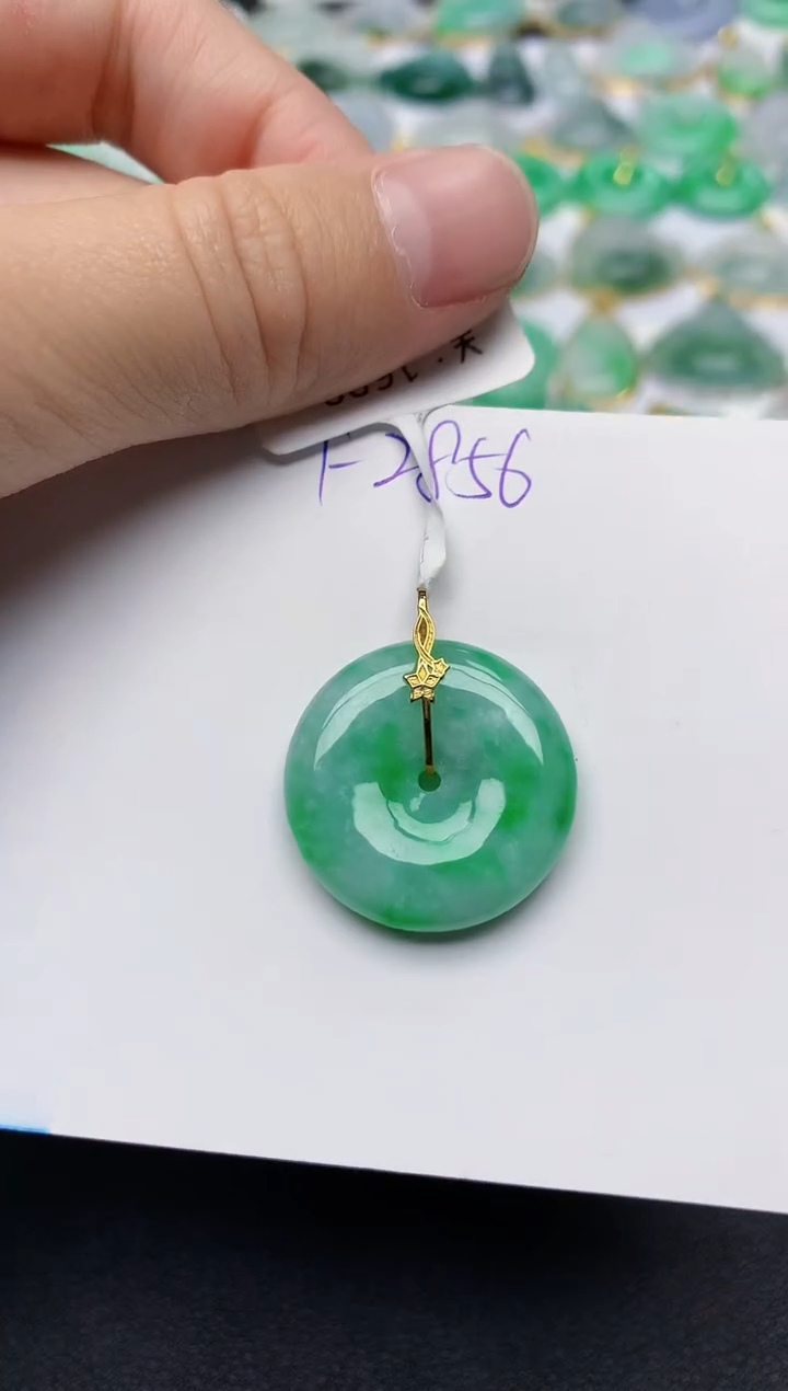 颈饰18K金镶嵌翡翠天然缅甸A货翡翠百元以上9元证书费自理