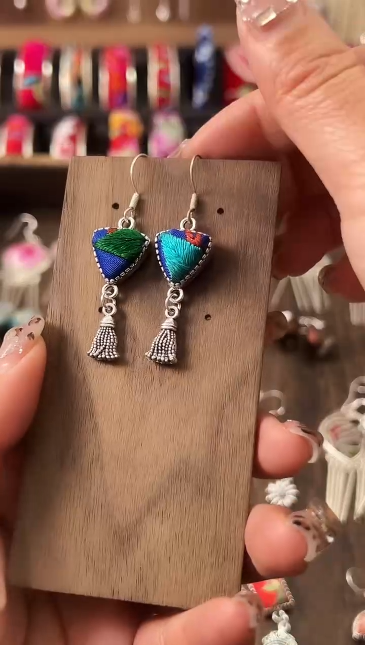 【闪购商品】织绣民族风老绣饰品312