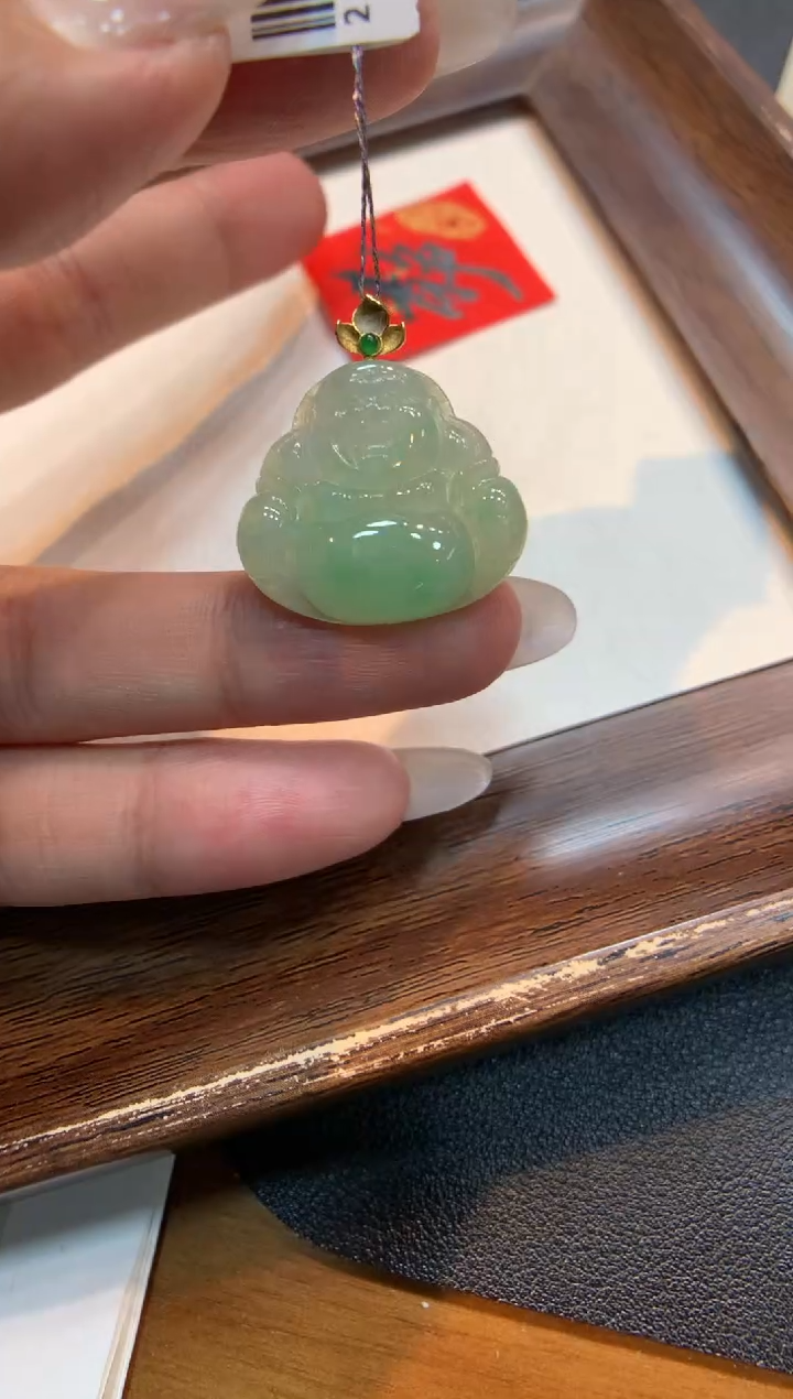 翡翠18K金镶嵌颈饰佛公