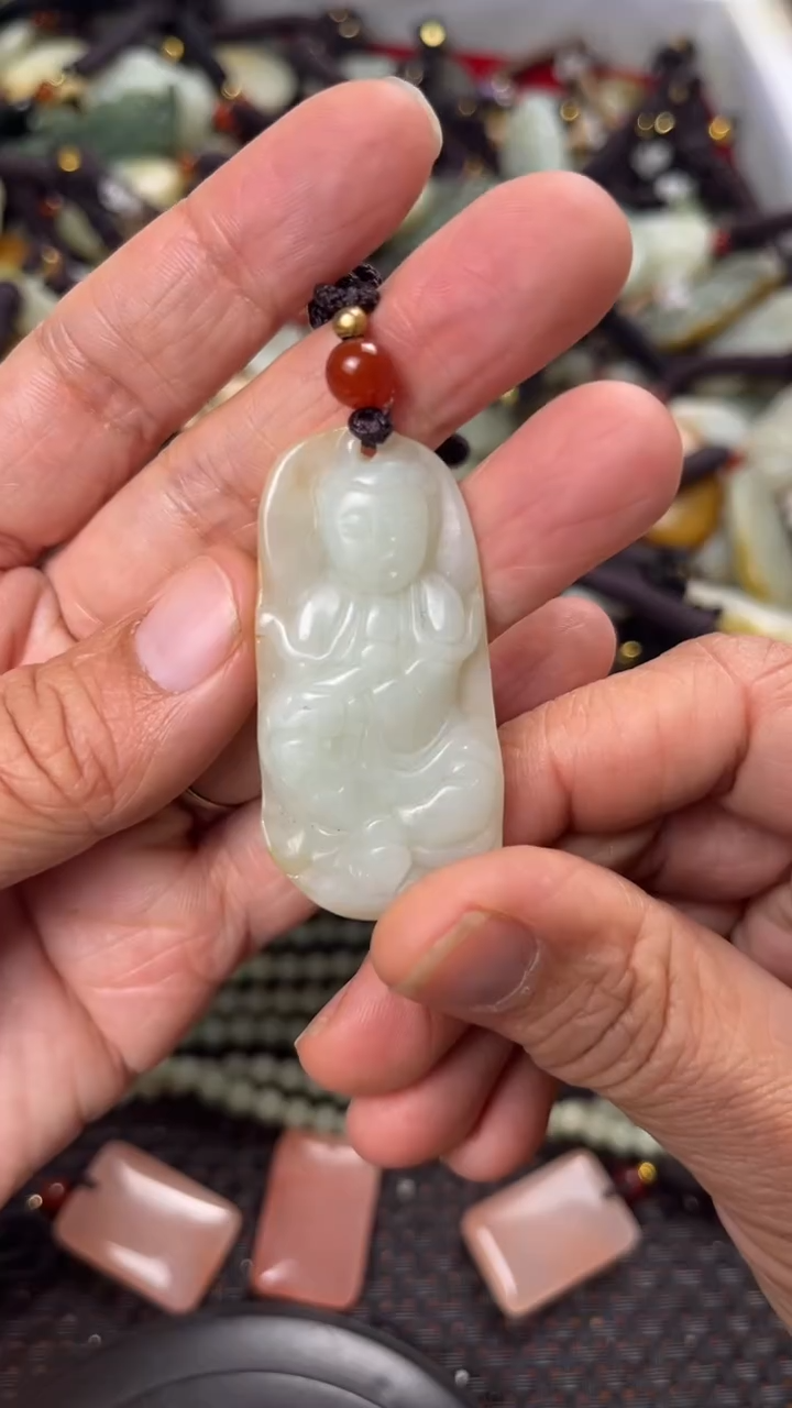 【闪购商品】和田玉颈饰未镶嵌多样性发货没有证书拍一发一有瑕