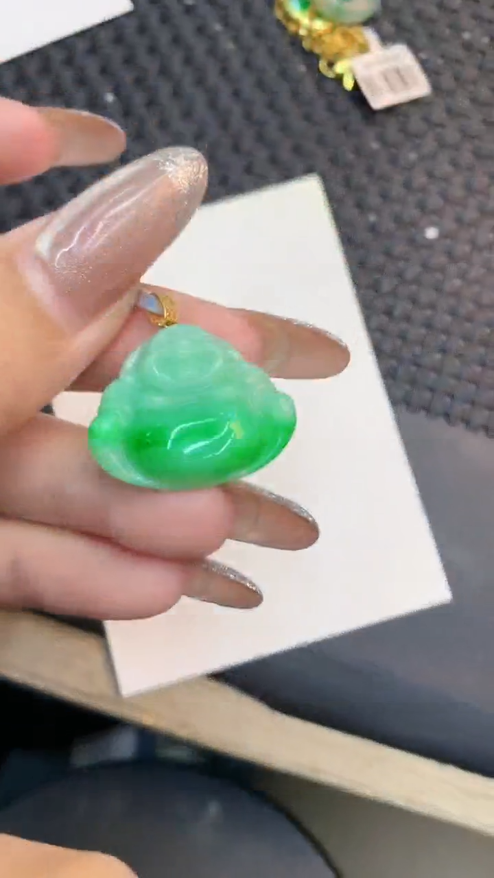 颈饰18K金镶嵌翡翠1