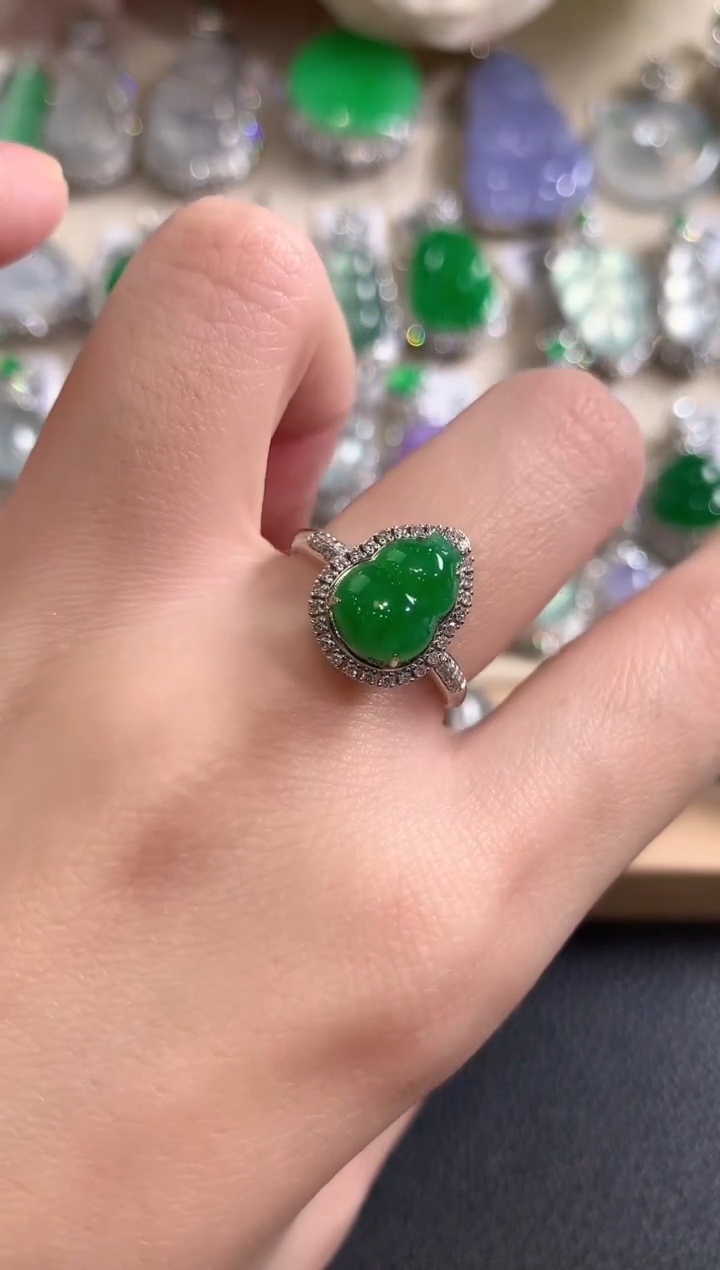 18K金镶嵌戒指翡翠冬日珠宝W31