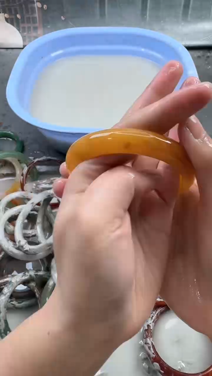 【闪购商品】石英质玉手镯未镶嵌80 63