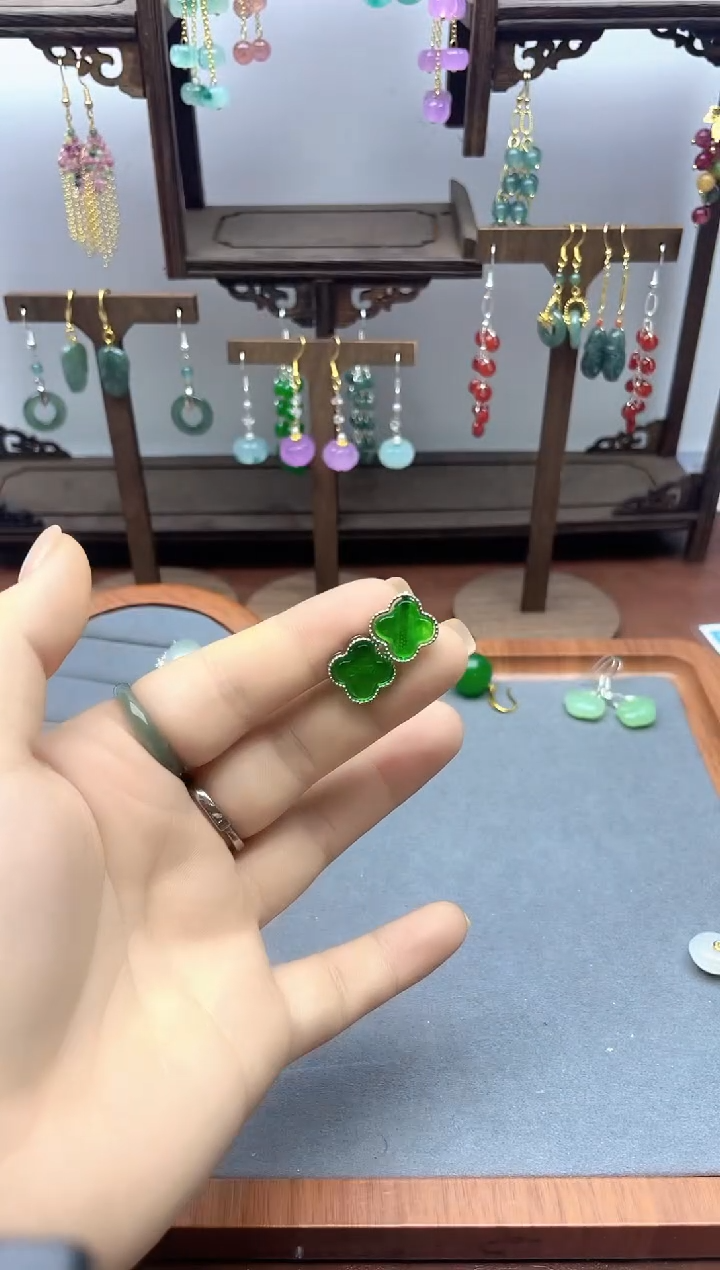 未镶嵌翡翠耳钉耳钉