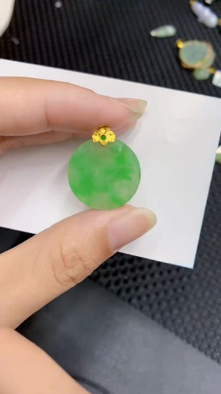 【闪购商品】翡翠颈饰18K金镶嵌            8