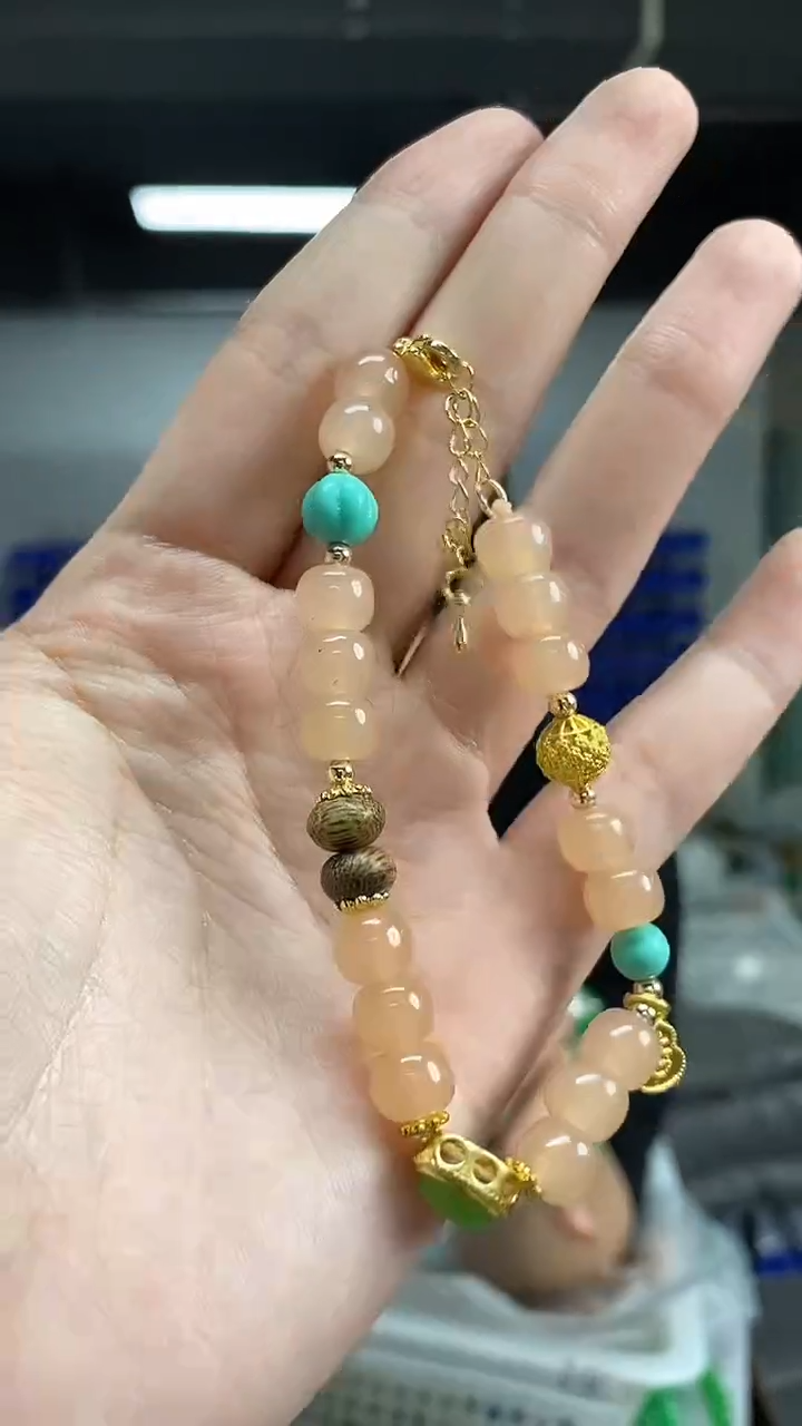 未镶嵌手链和田玉多样性发其一颜色微差