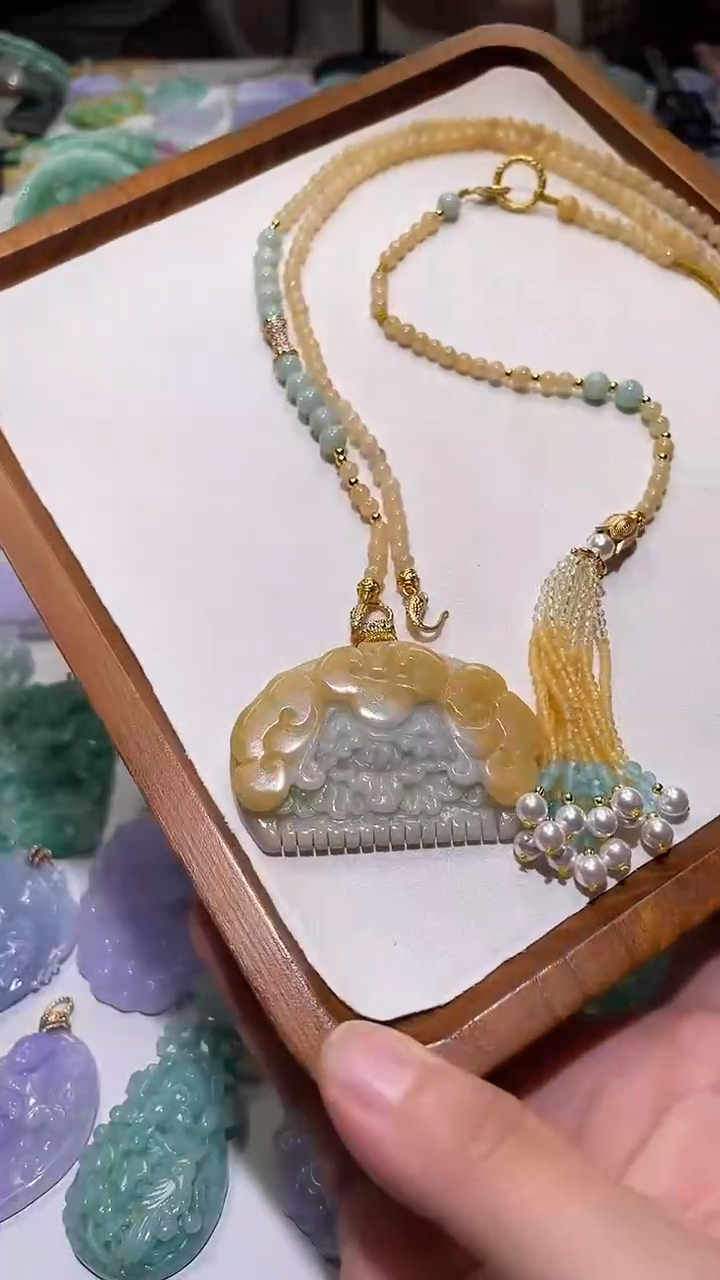 翡翠未镶嵌颈饰吊坠